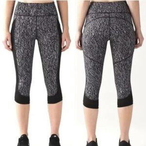 Lululemon Fit Physique Jacquard Black & White Mesh Cropped Leggings Size 2